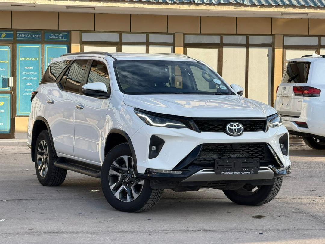 2023 TOYOTA FORTUNER